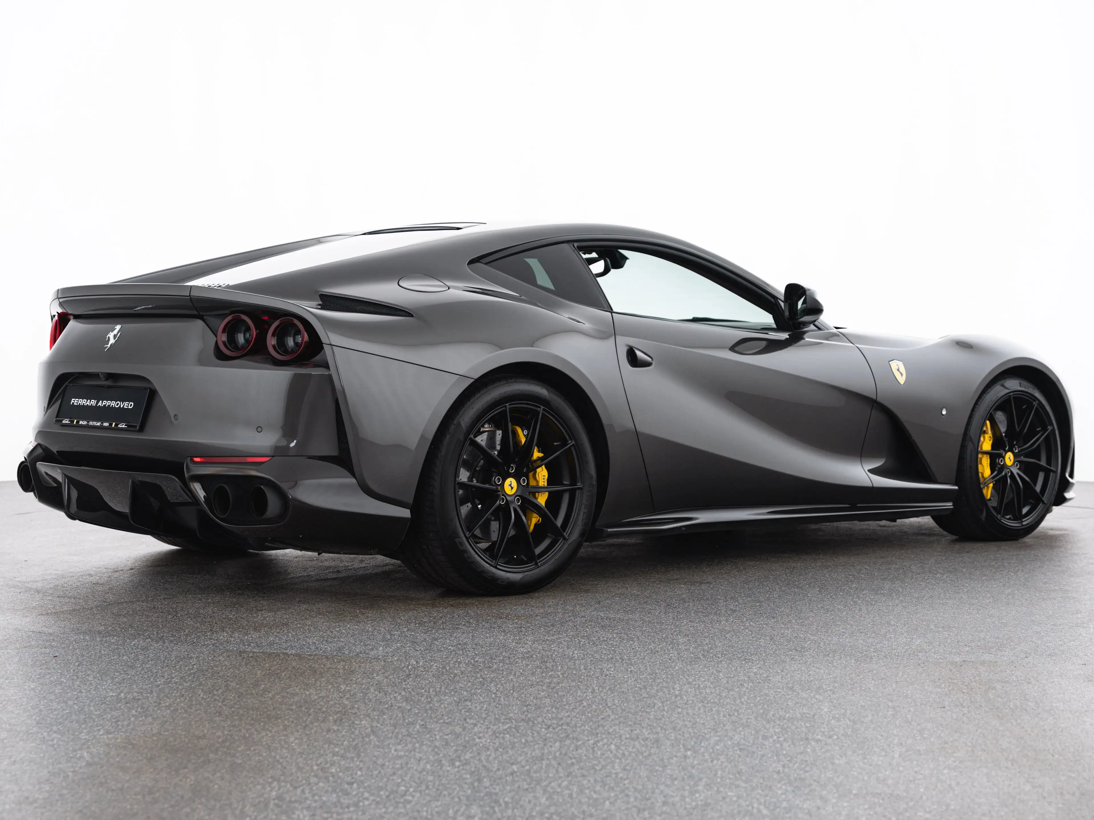 Ferrari 812 Superfast — photo 5