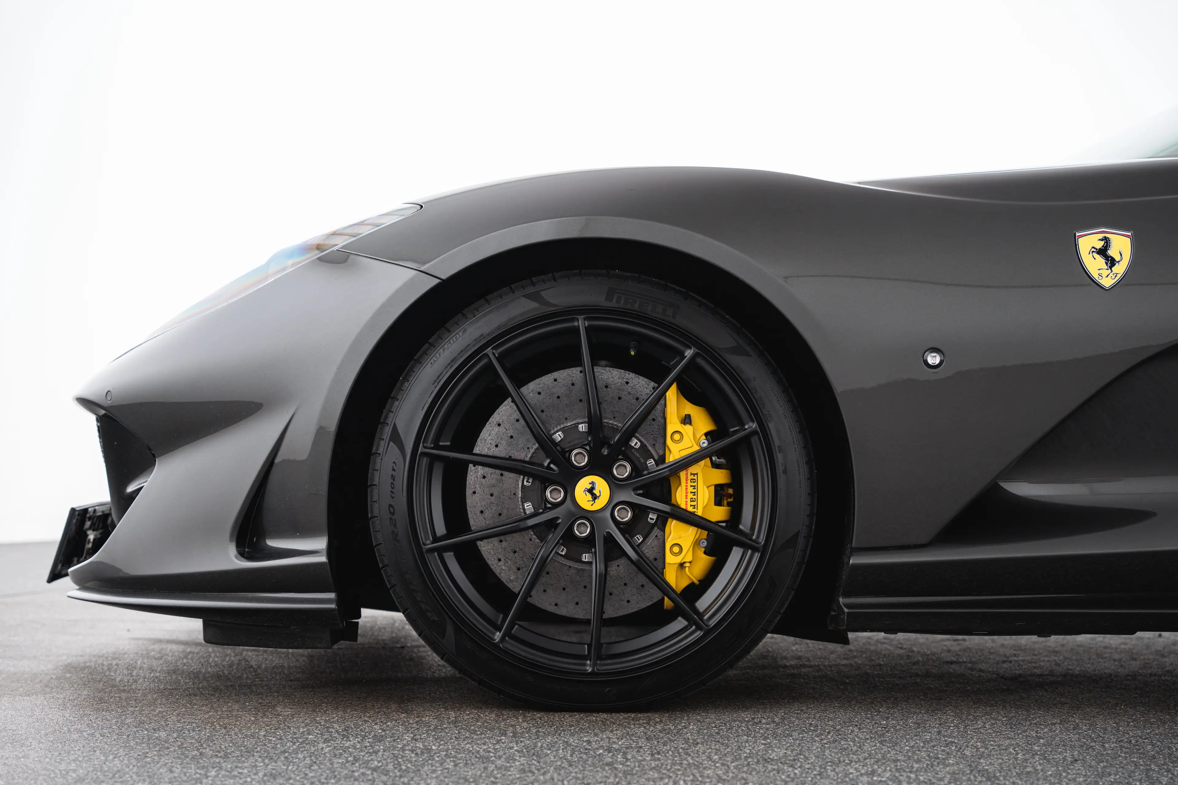 Ferrari 812 Superfast — photo 9