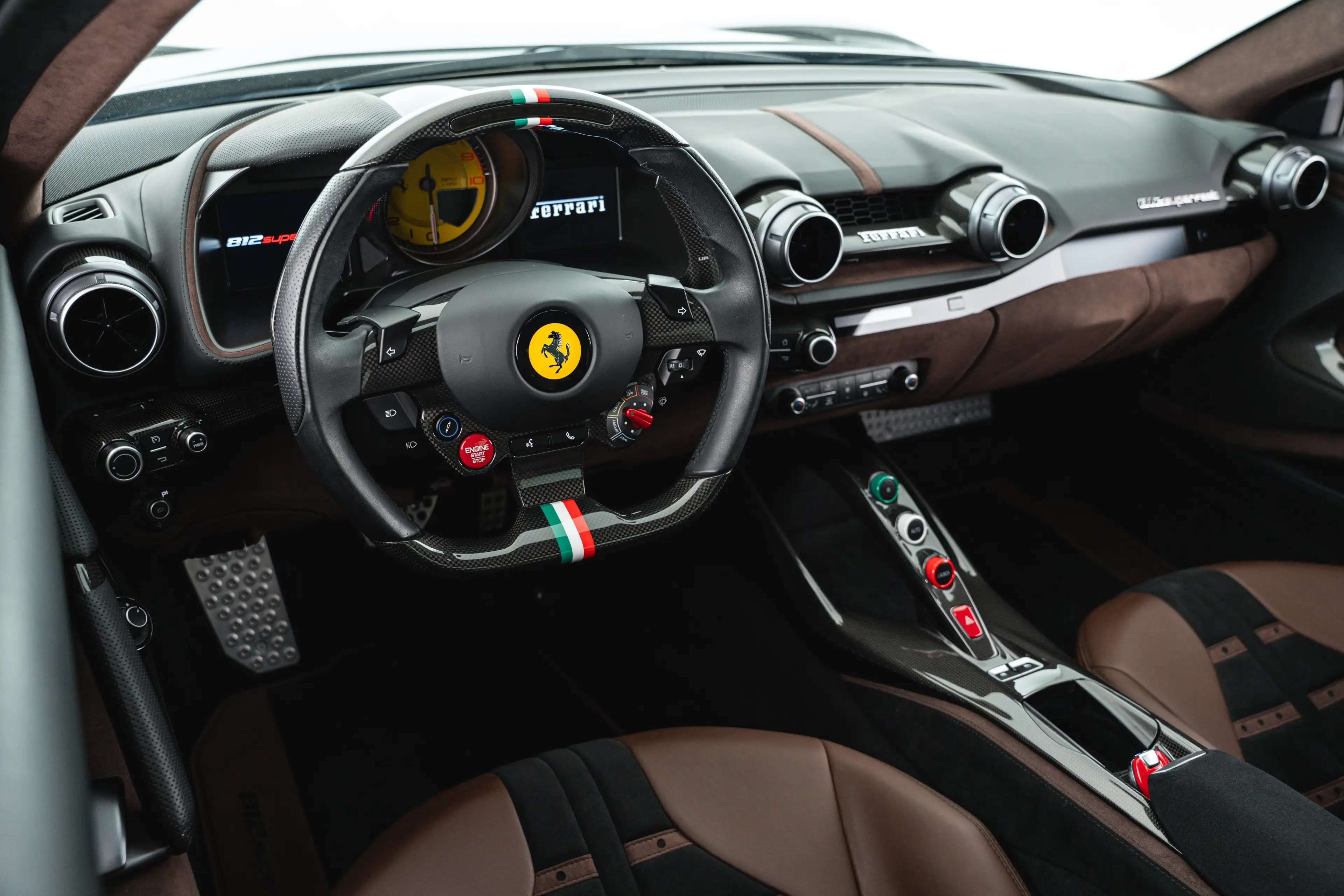 Ferrari 812 Superfast — photo 12