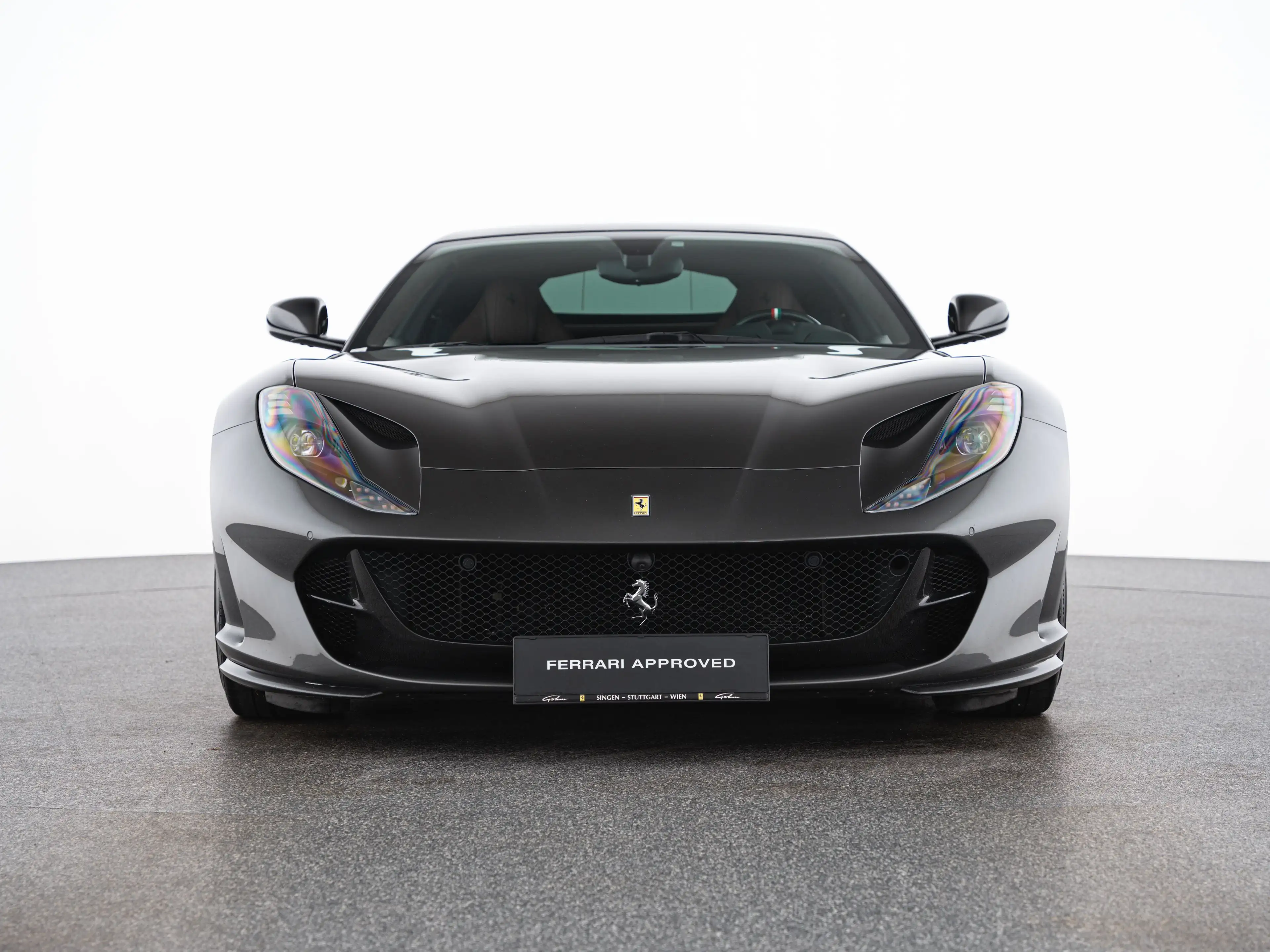 Ferrari 812 Superfast — photo 2