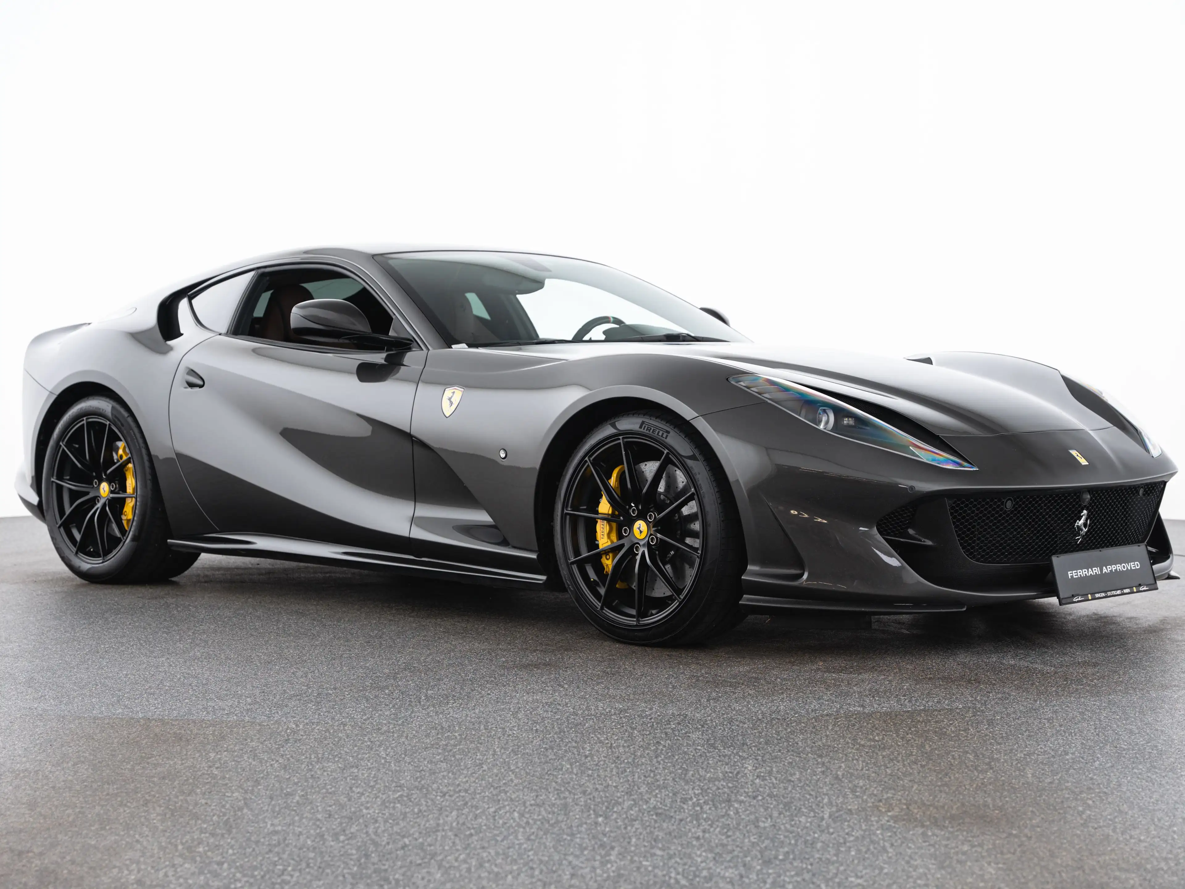 Ferrari 812 Superfast — photo 3