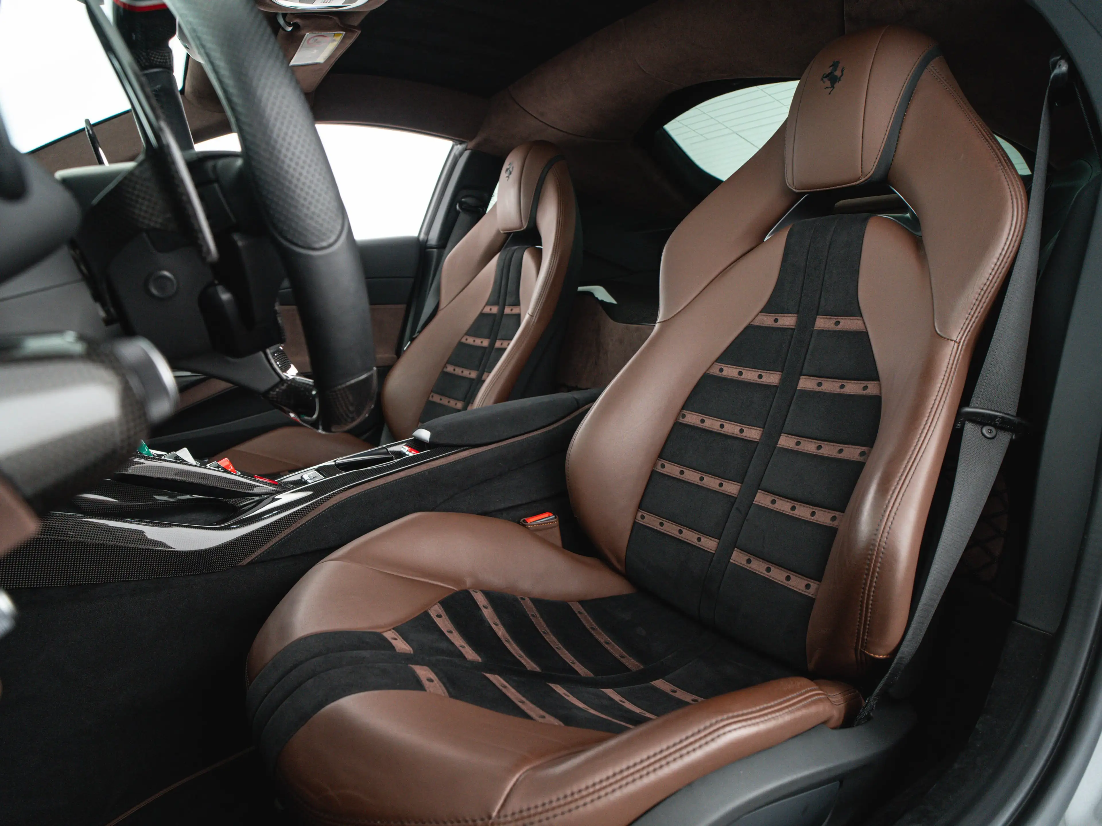 Ferrari 812 Superfast — photo 11
