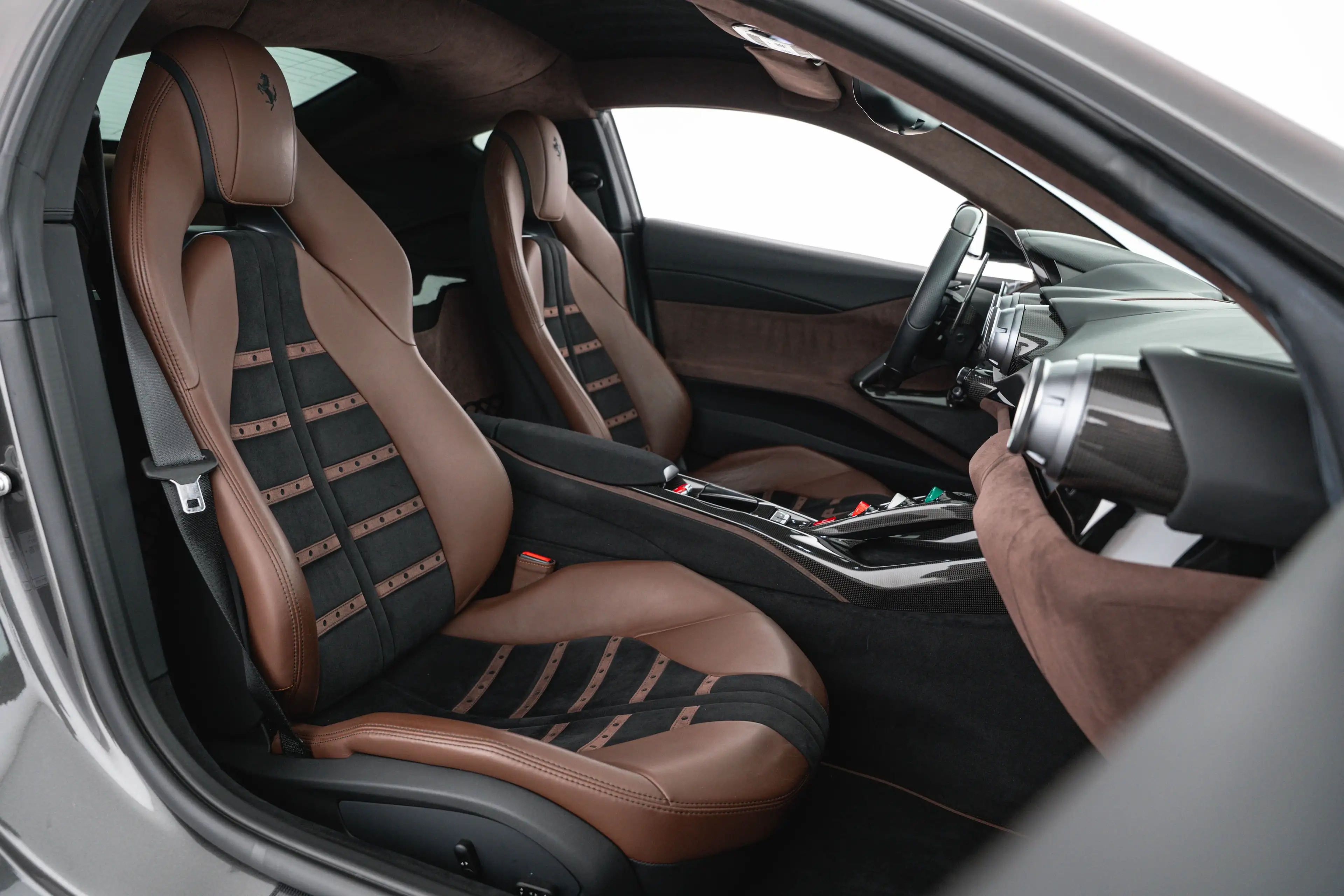 Ferrari 812 Superfast — photo 13