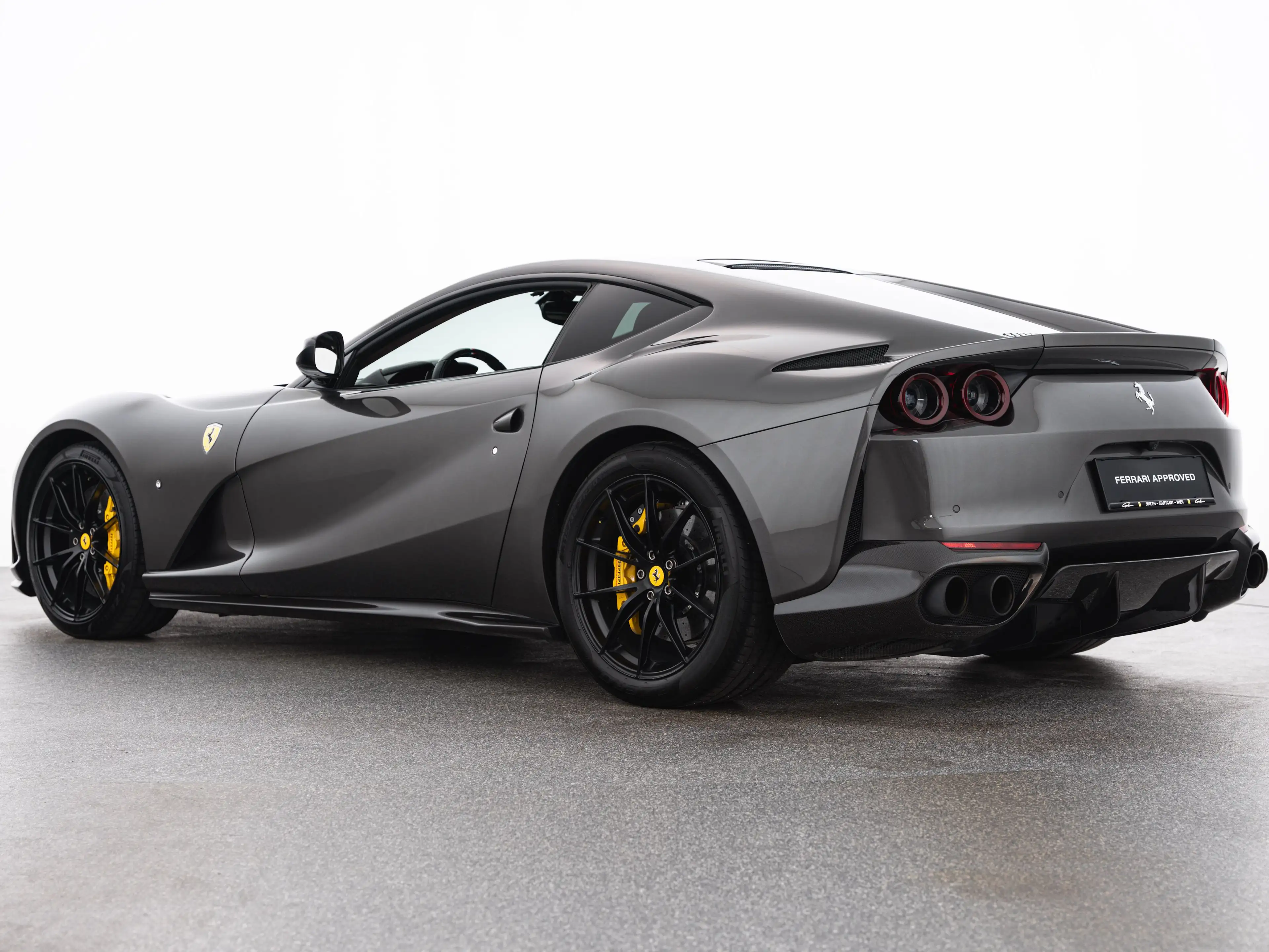 Ferrari 812 Superfast — photo 7