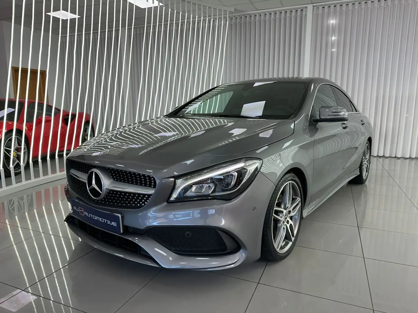 Mercedes-Benz CLA 200 200d 7G-DCT Gris - 1