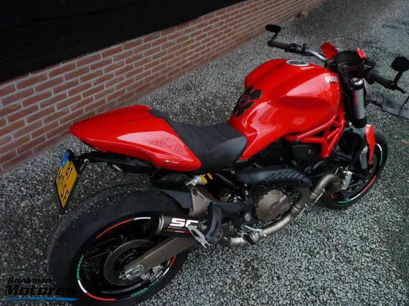 Ducati Monster 821 - foto 6