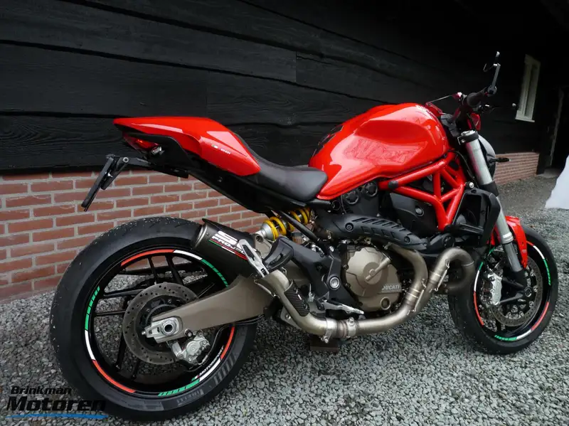 Ducati Monster 821 - foto 4