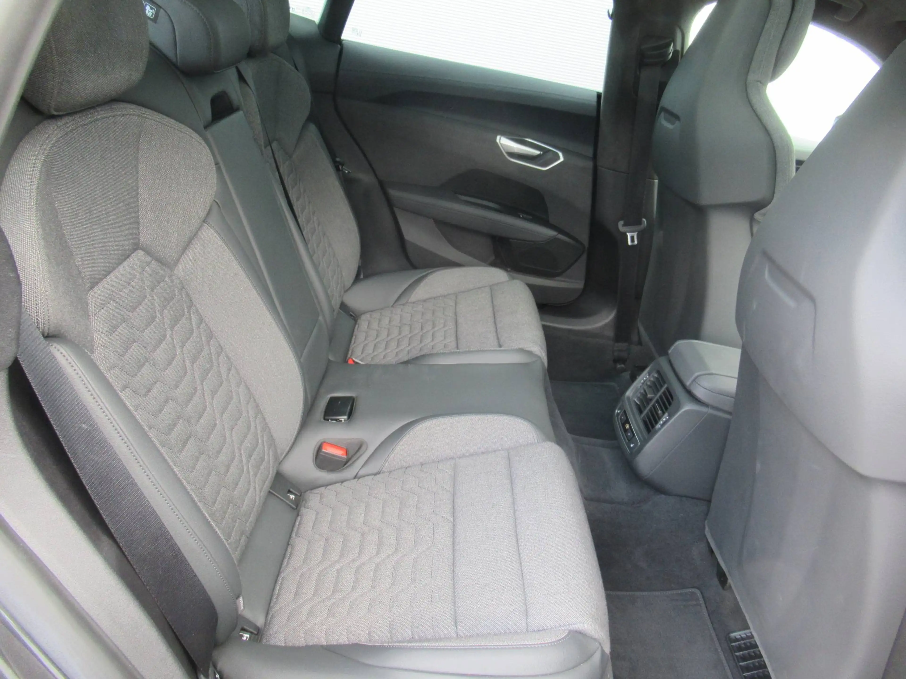 Audi e-tron GT 93kWh /€32.975 netto / Pano / Keyless / Comfort / ACC / ... — photo 10