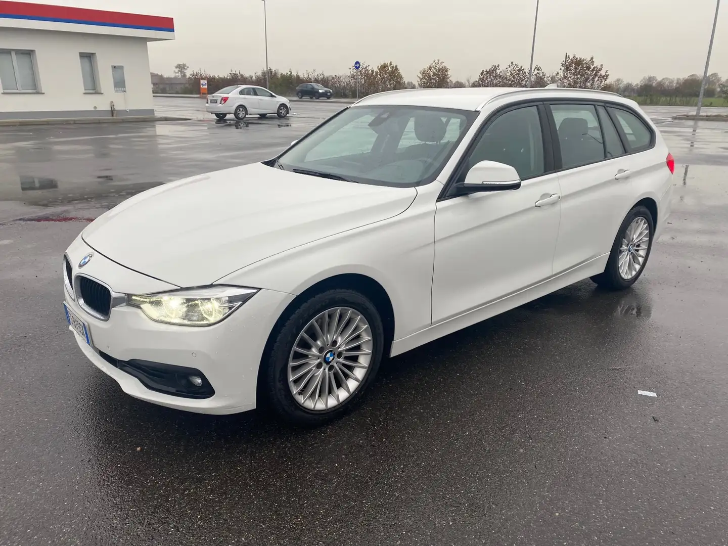 BMW 320 320d Touring xdrive auto  17” Navy Tagliandi Bmw Blanc - 1
