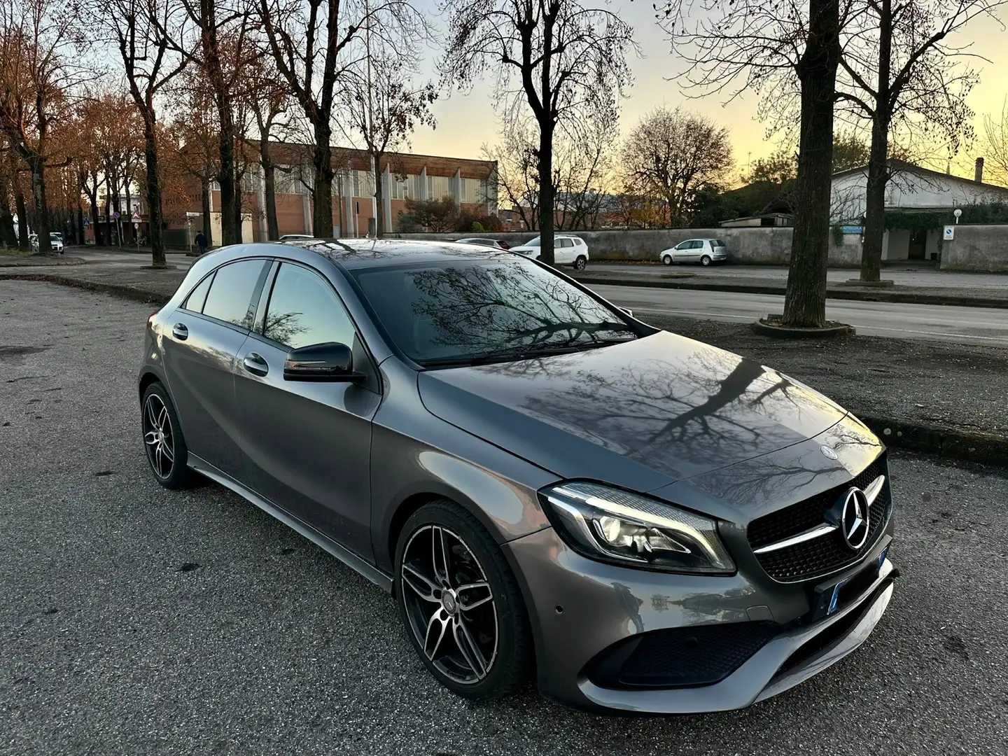 Mercedes-Benz A 220 D PREMIUM 4 MATIC 177 CV Grigio - 1