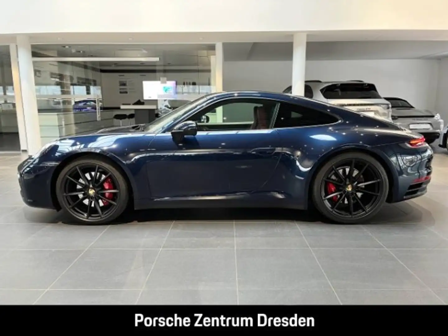 Porsche 992 (911) Carrera 4S Blau - 2