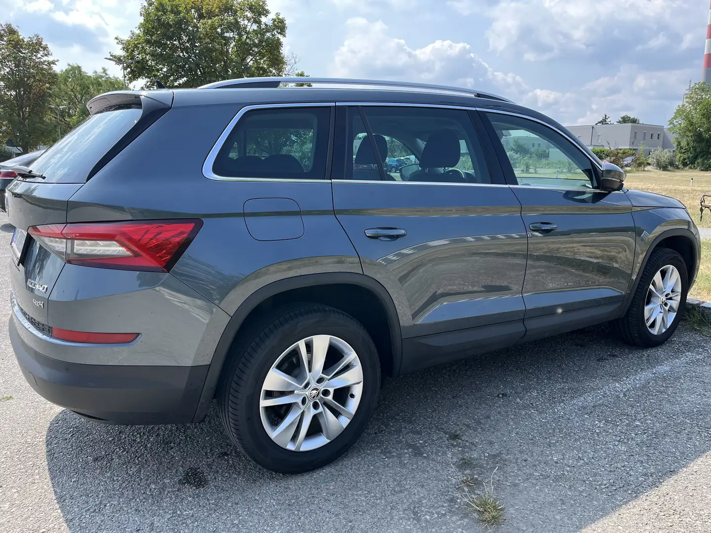 Skoda Kodiaq Kodiaq 2,0 TDI SCR 4x4 Style Limited DSG Style Lim Grau - 2