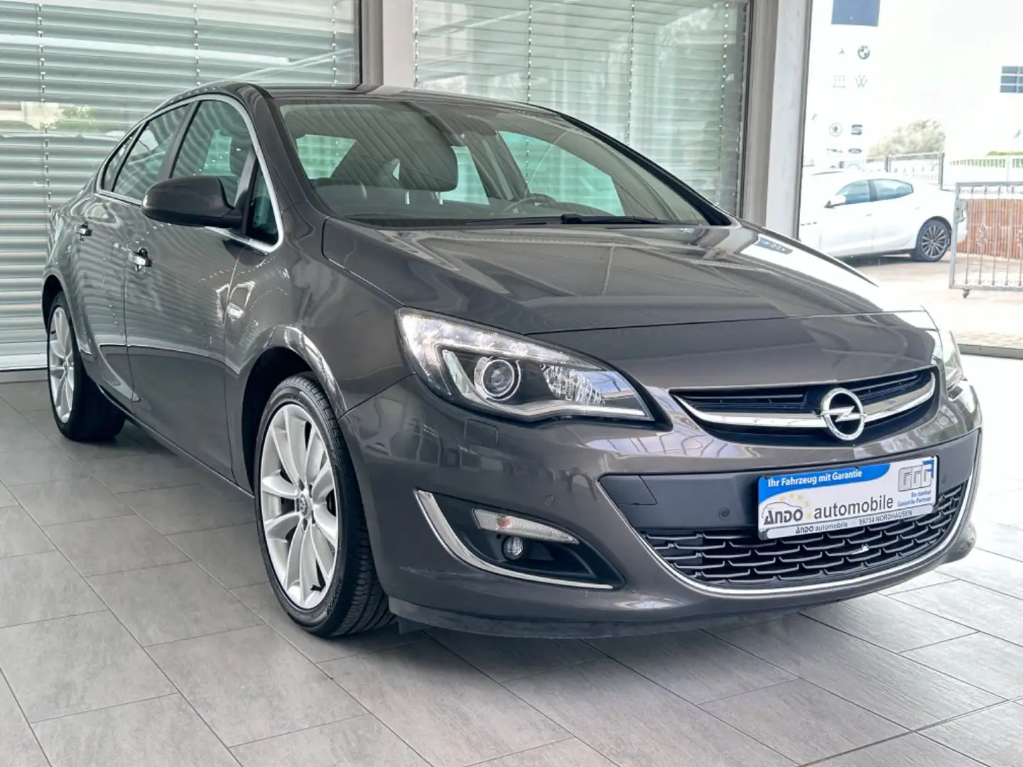 Opel Astra J Lim. 4-trg. Innovation ecoFlex Xenon Šedá - 1