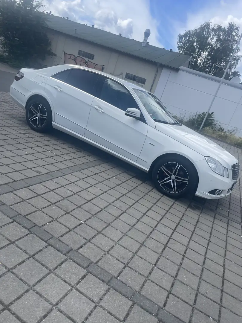 Mercedes-Benz E 200 CDI DPF BlueEFFICIENCY Automatik Elegance - 1