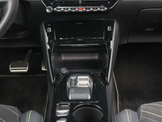 Peugeot 2008 view 14