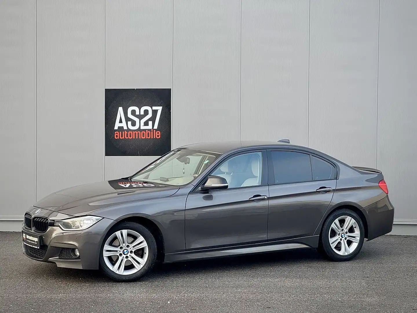 BMW 320 d Österreich-Paket Aut. smeđa - 1