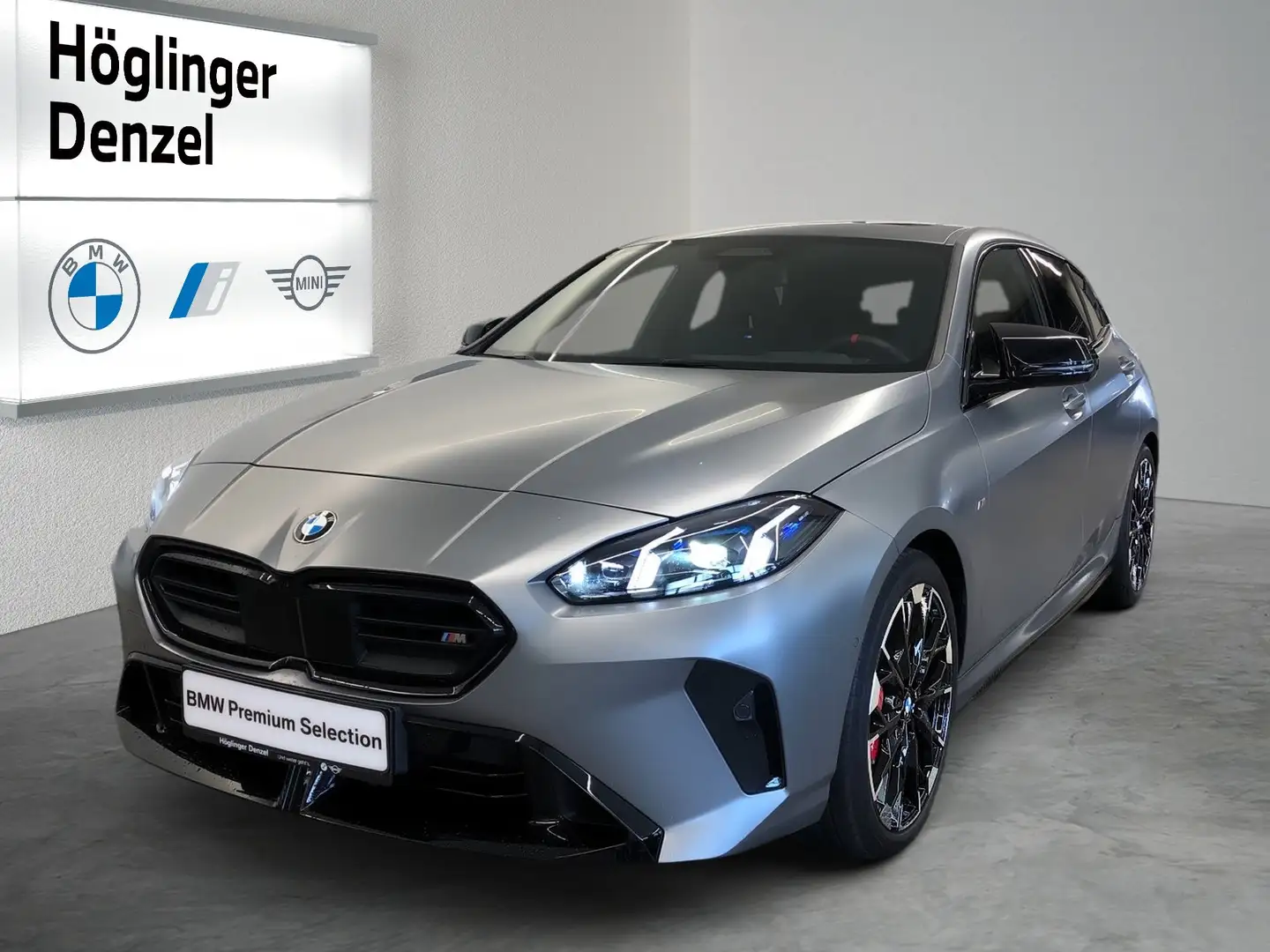 BMW 135 M135i xDrive Grau - 1