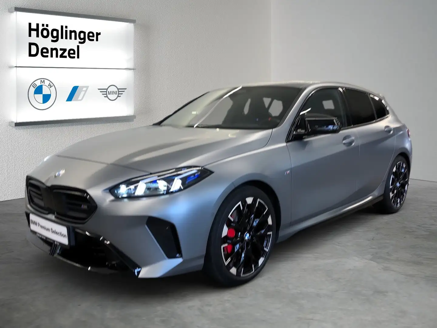 BMW 135 M135i xDrive Grau - 2