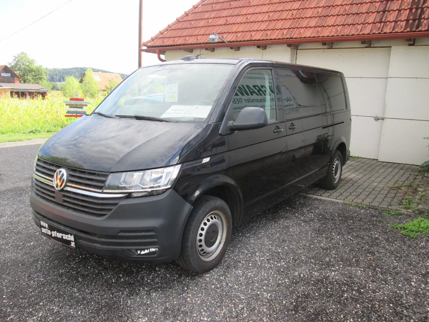 Volkswagen T6.1 Transporter T6.1 2.0 TDI Kombi L2H1 Schwarz - 2