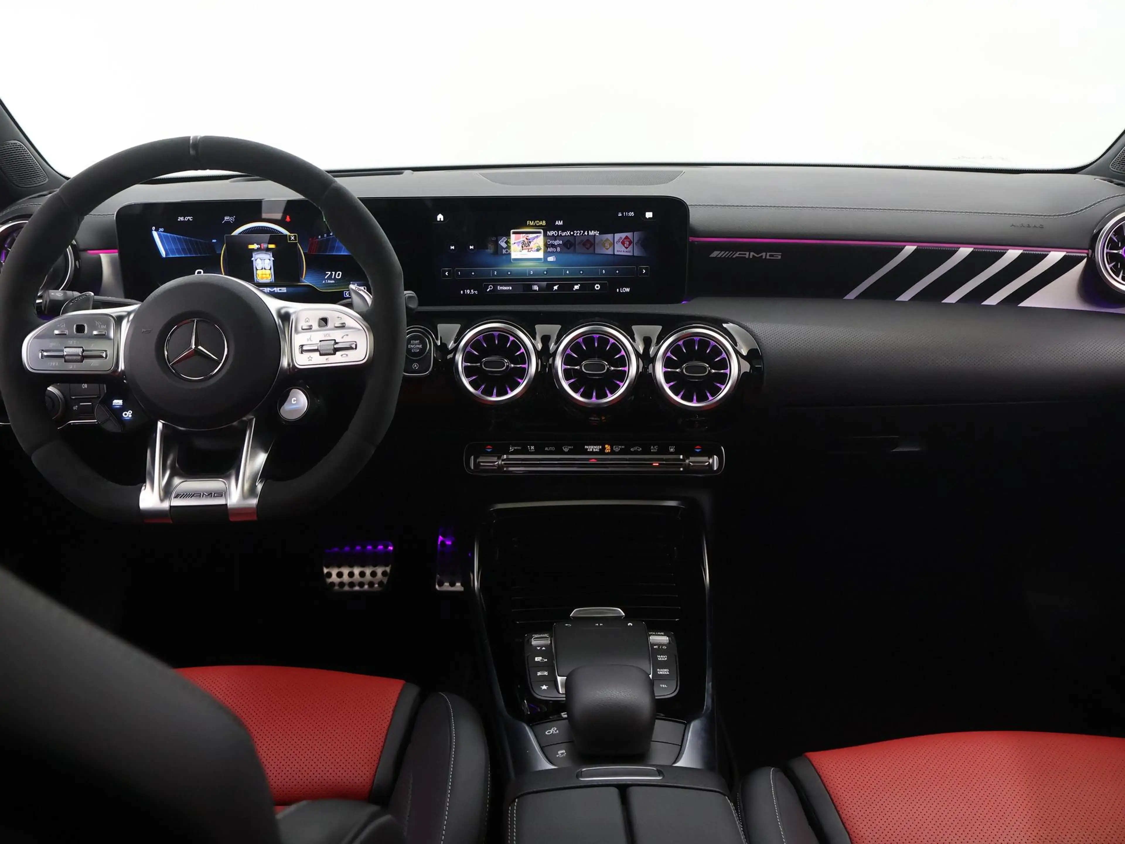 Mercedes-Benz CLA 35 AMG 4MATIC | Panoramadak | 19 inch | Memory pakket | — photo 8