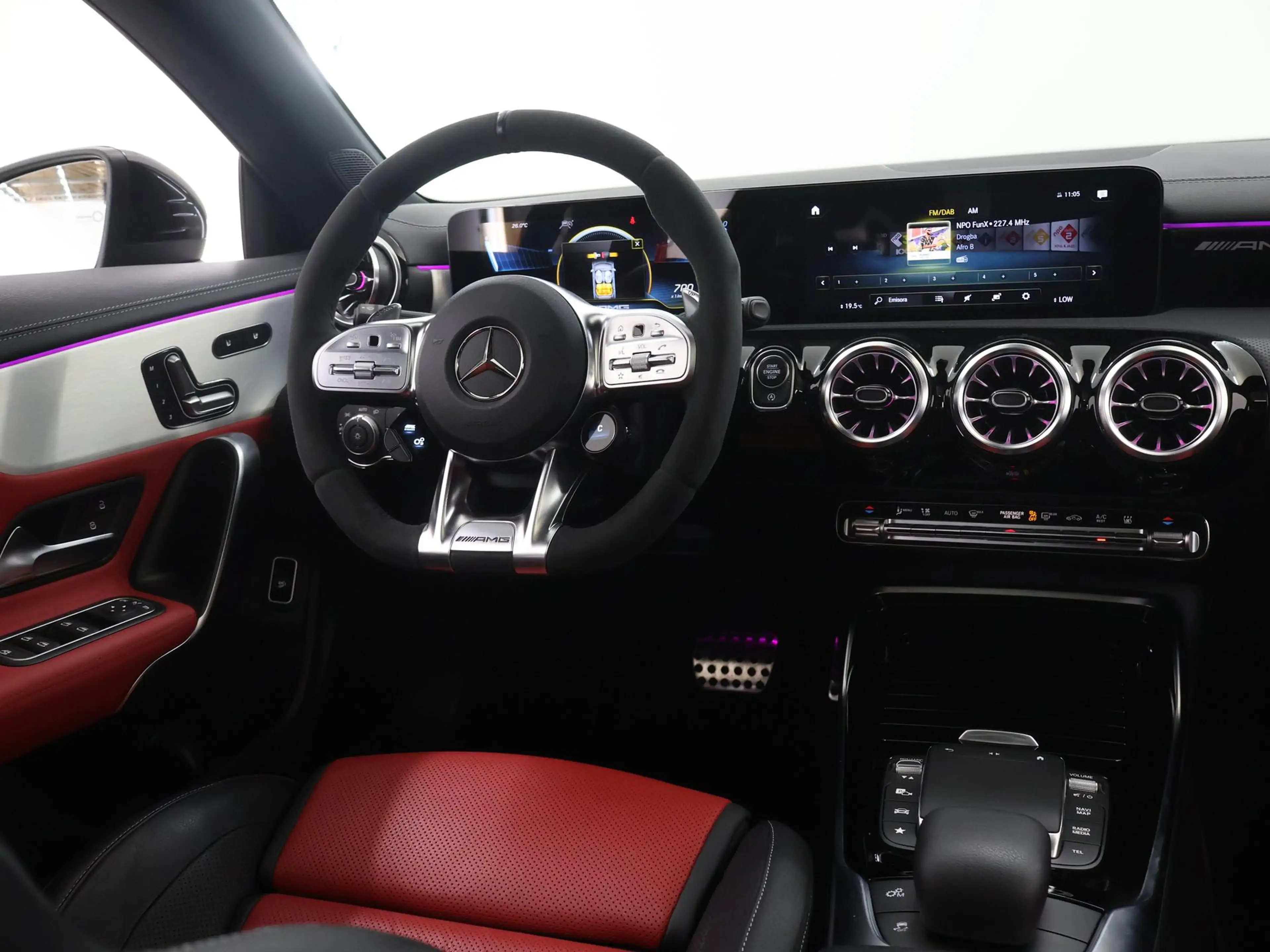 Mercedes-Benz CLA 35 AMG 4MATIC | Panoramadak | 19 inch | Memory pakket | — photo 9