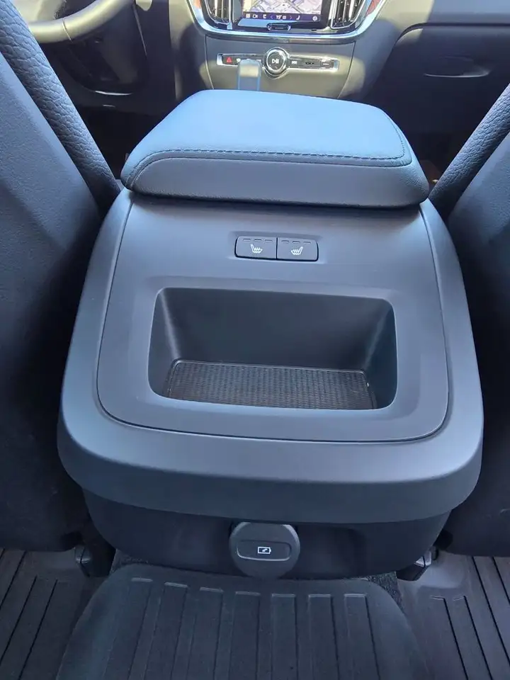 Volvo S60 снимка Volvo S60