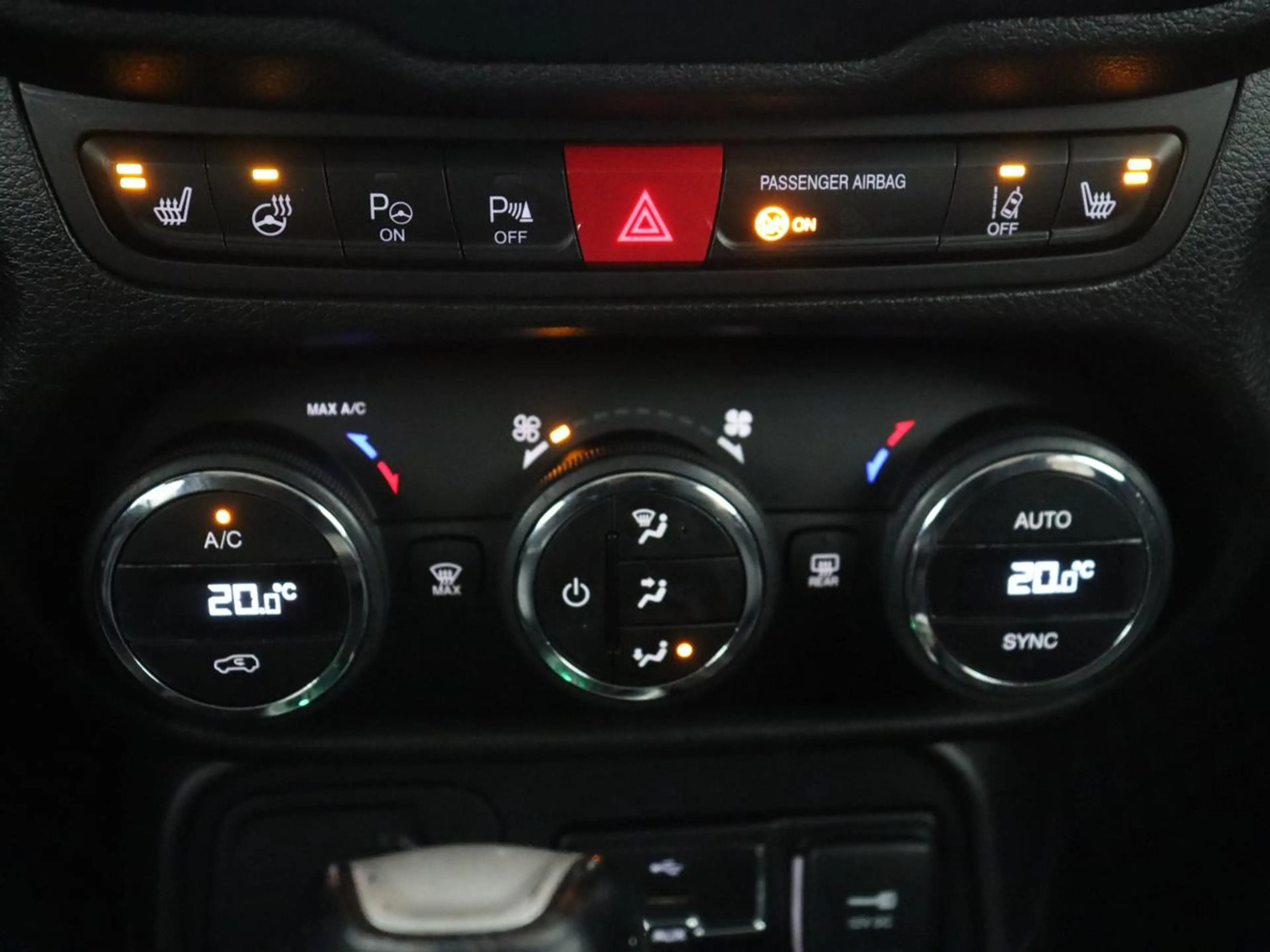 Jeep Renegade 1.4 MultiAir Limited | Panoramadak | Leder | Cruis — photo 30