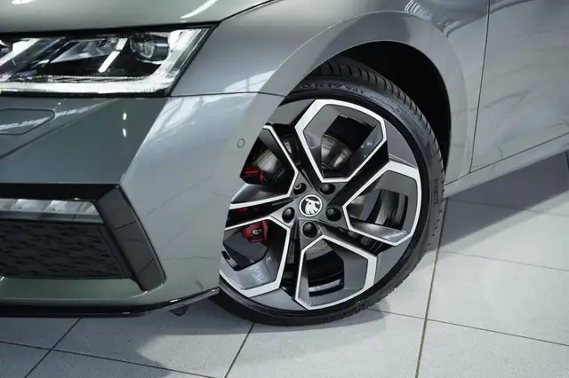 Skoda Octavia view 2