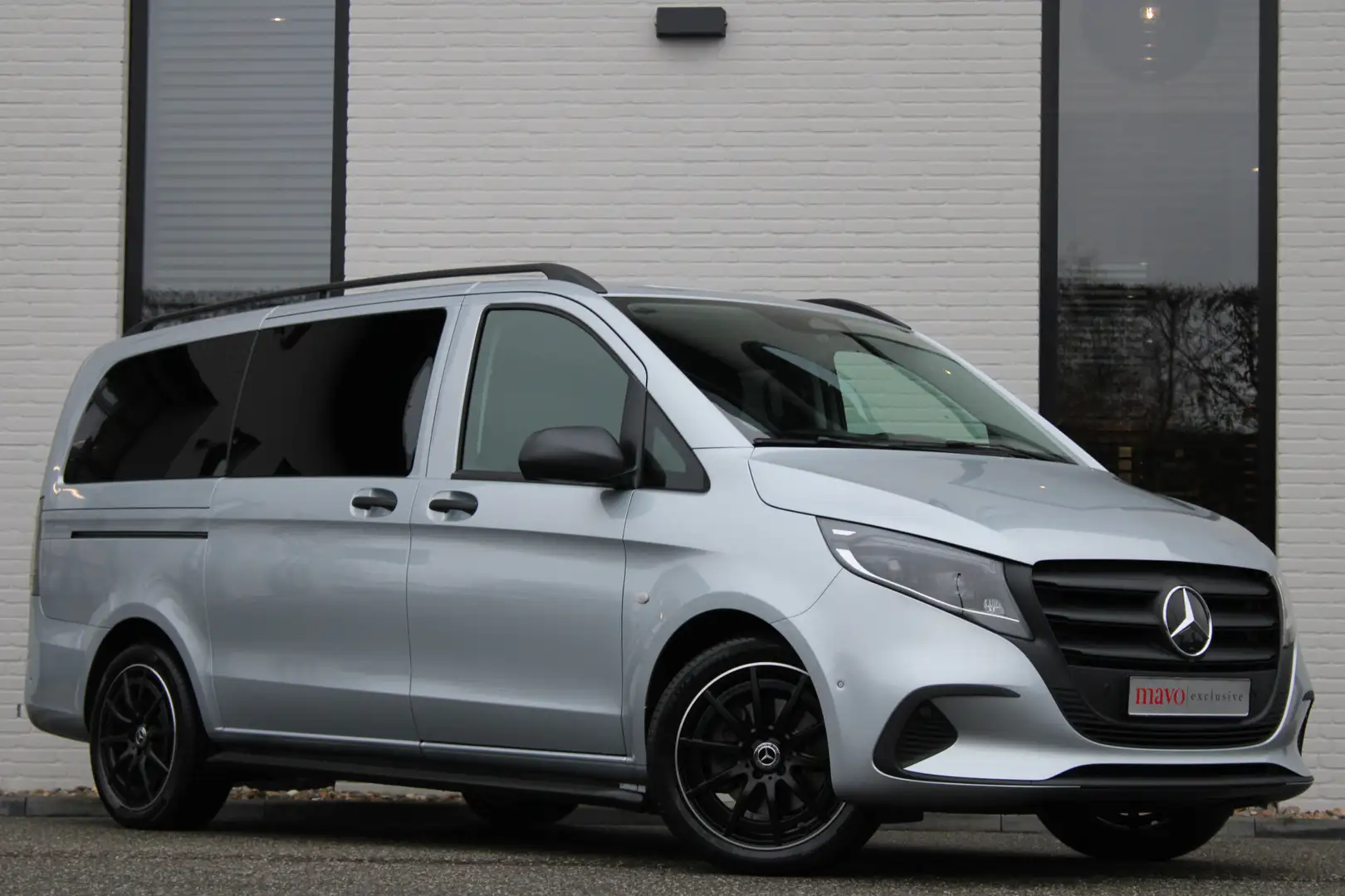 Mercedes-Benz Vito 116 CDI / Aut / Lang / DC / 2x Schuifdeur / Led / Argent - 1