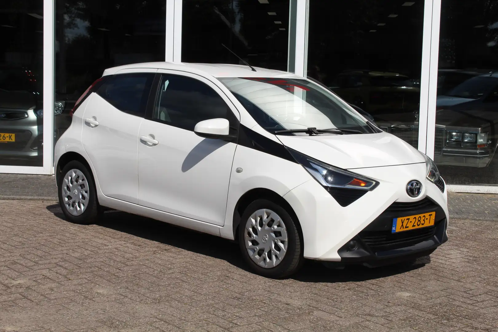 Toyota Aygo 1.0 VVT-i x-play//Navi//Camera//Carplay! Blanc - 2