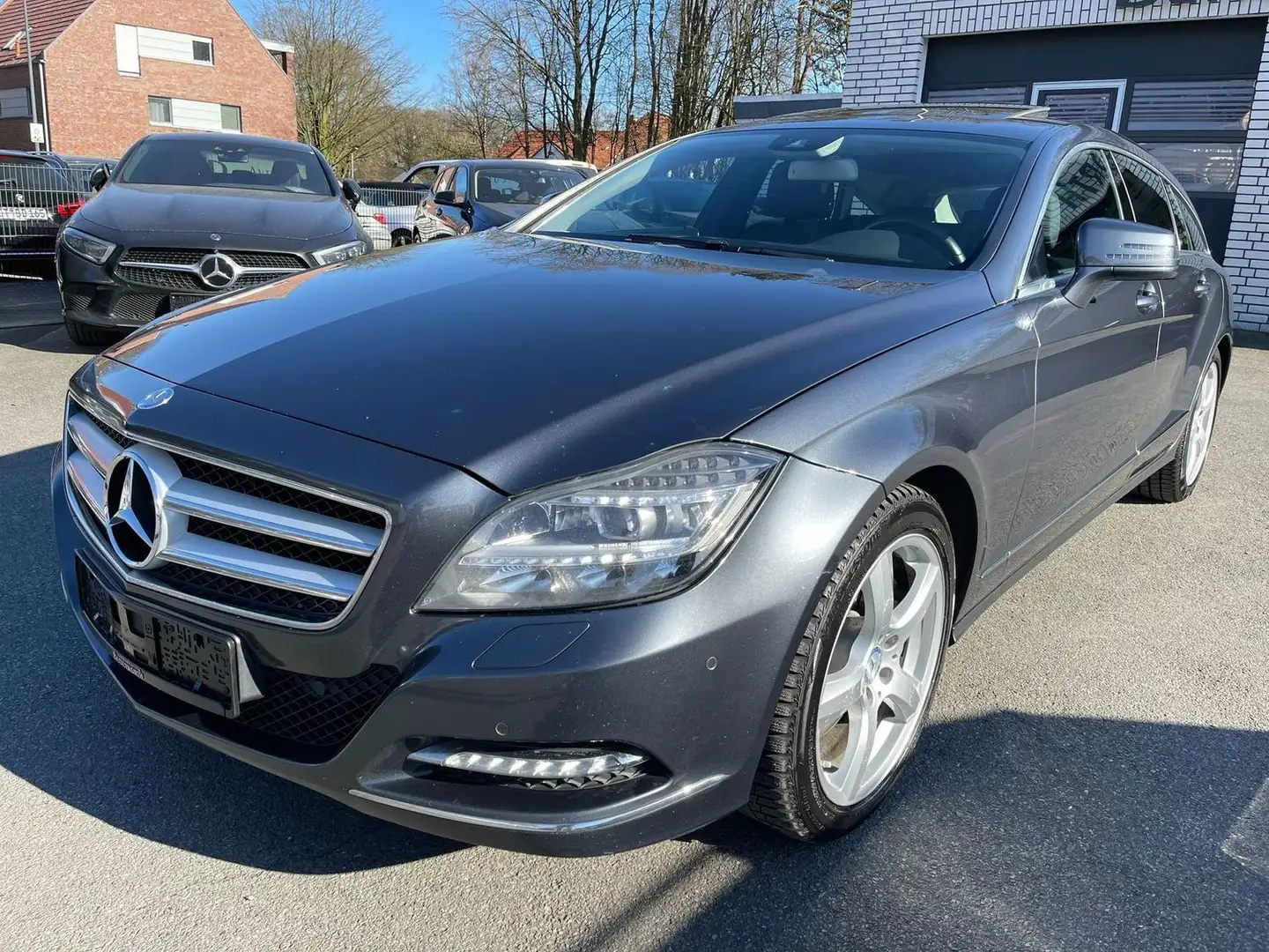 Mercedes-Benz CLS 350 CLS 350 CDI BE  Navi PDC Multi Belüft Si Grau - 1