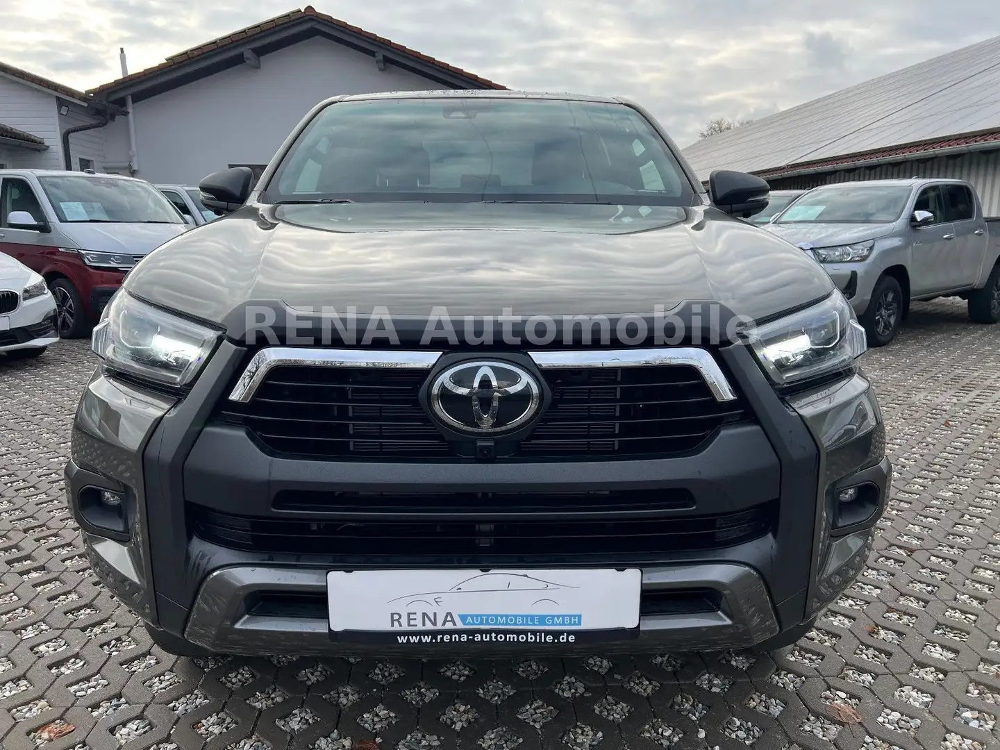 Toyota Hilux Invincible 2.8 Schalter*LED*360°*JBL*LED* Gris - 2