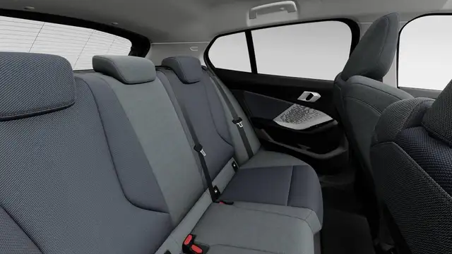 BMW 1 Series view 11