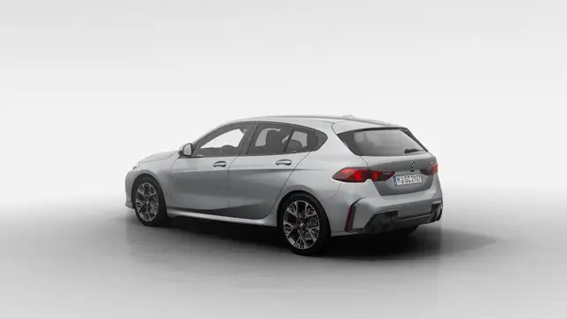 BMW 1 Series view 2
