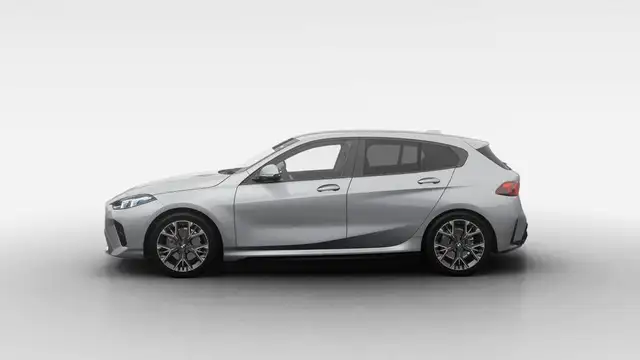 BMW 1 Series view 4