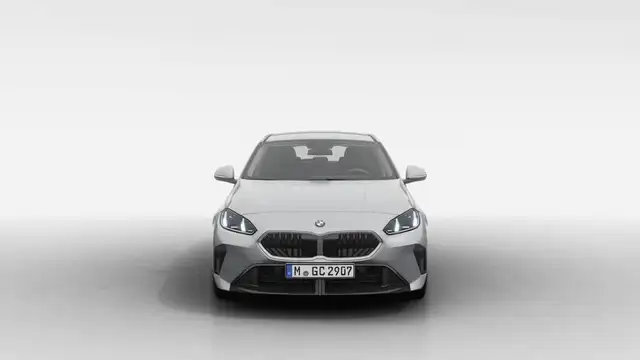 BMW 1 Series view 3