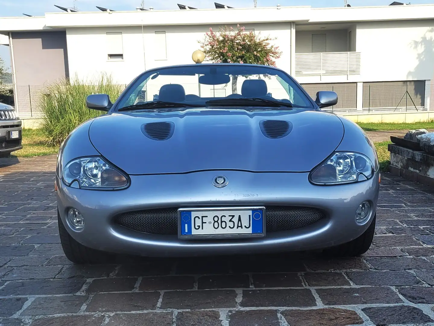 Jaguar XKR XKR Convertible 4.0 Stříbrná - 1