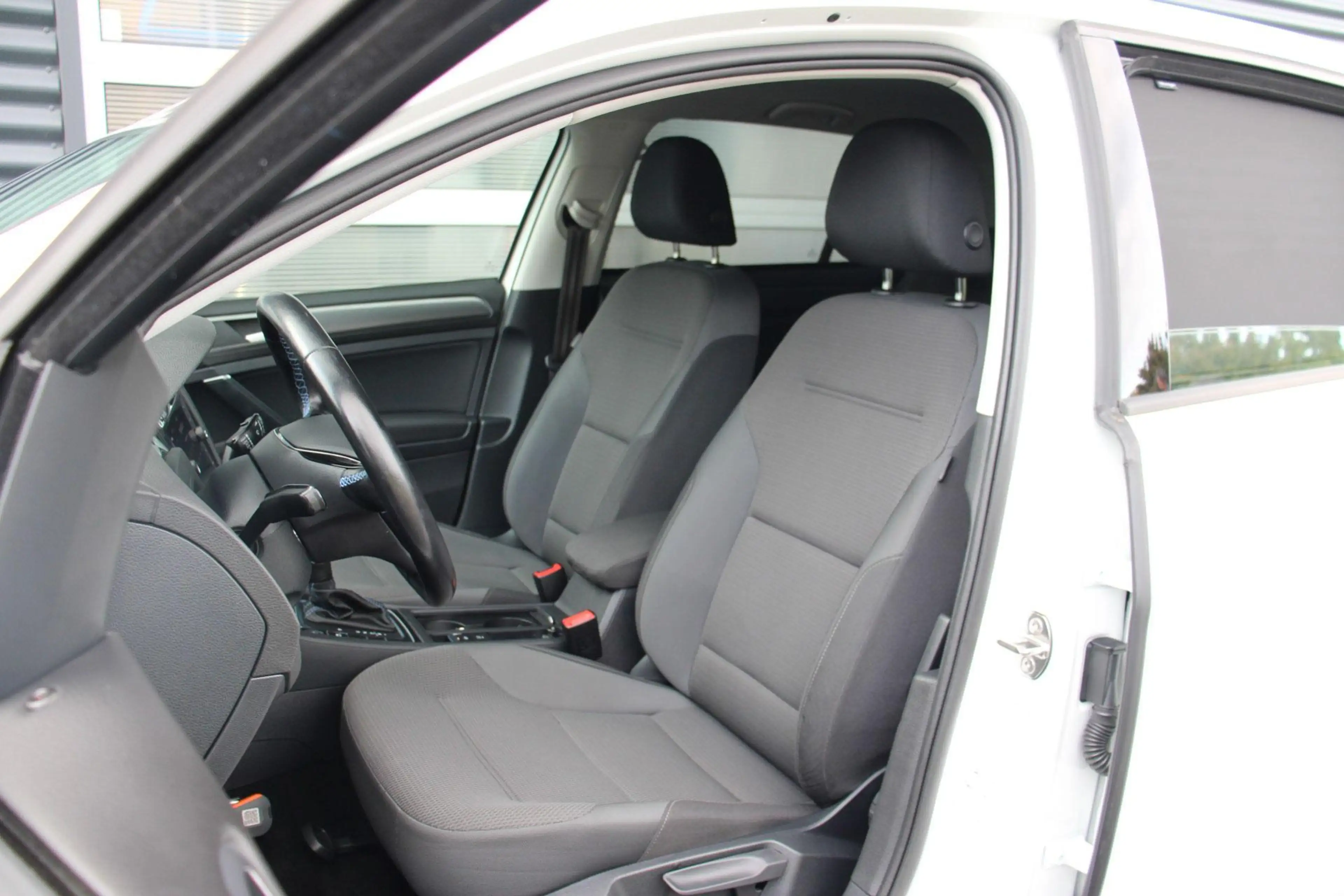Volkswagen e-Golf 136pk E-DITION 2020 | Keyless | Navigatie | Camera — photo 4