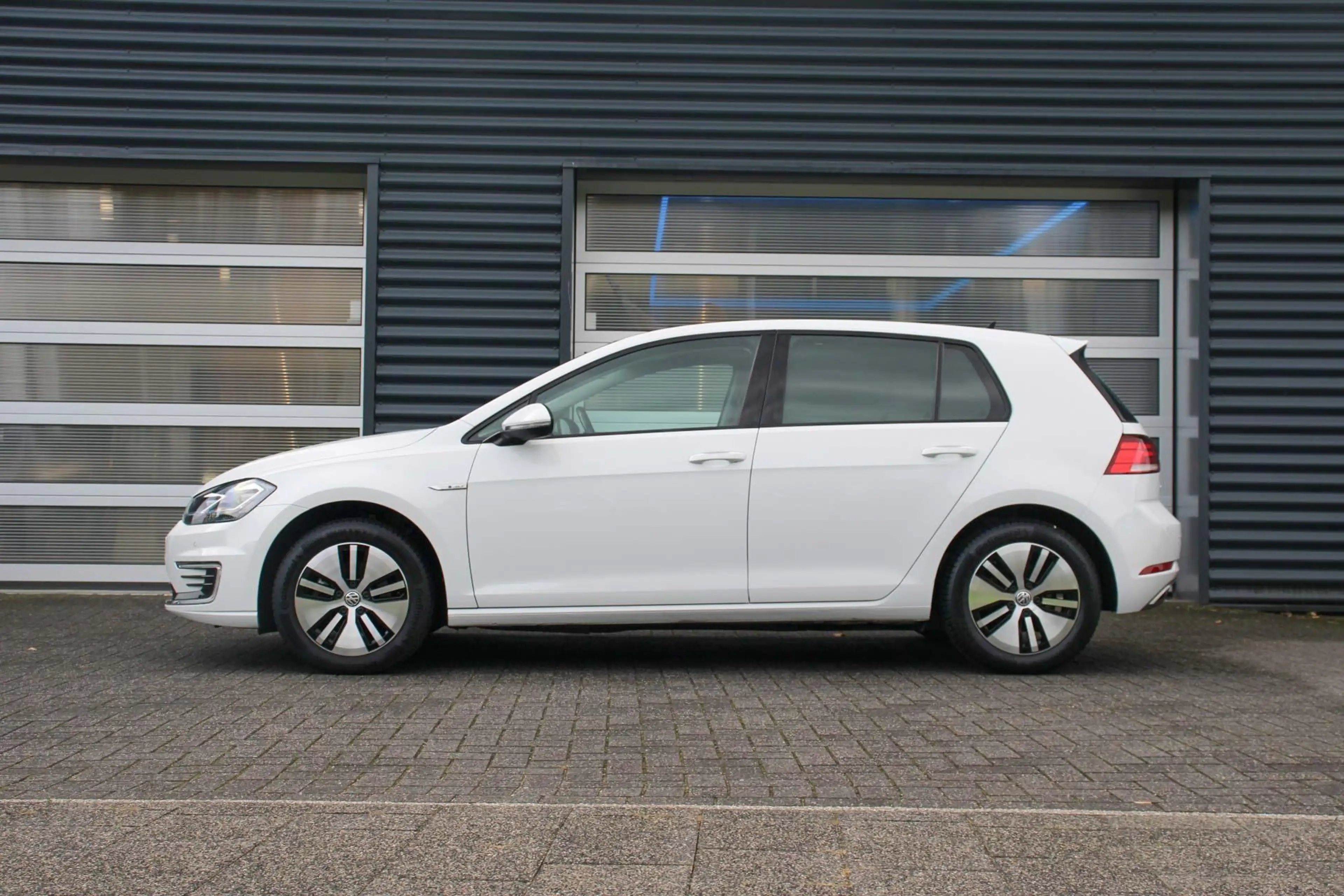 Volkswagen e-Golf 136pk E-DITION 2020 | Keyless | Navigatie | Camera — photo 3