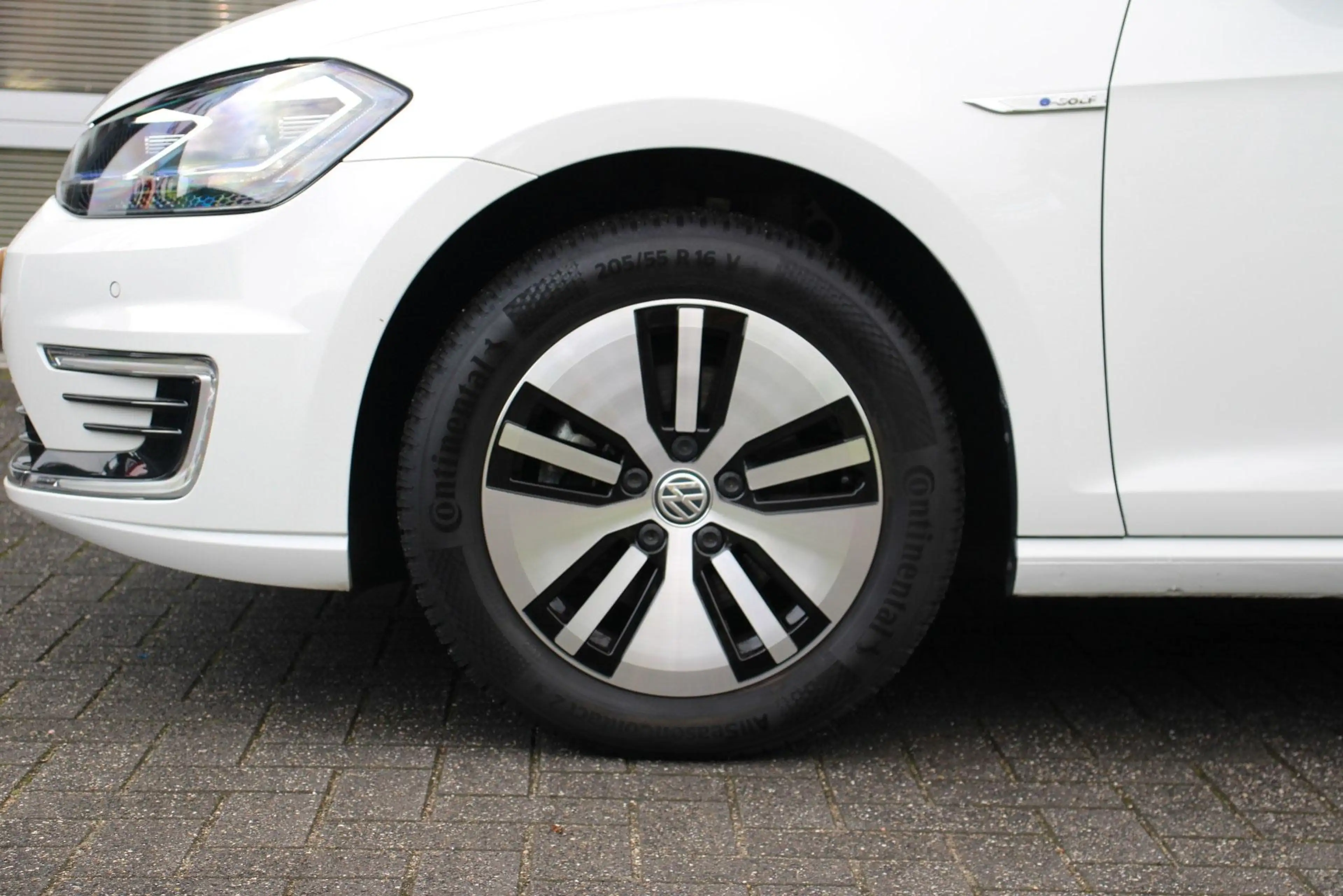 Volkswagen e-Golf 136pk E-DITION 2020 | Keyless | Navigatie | Camera — photo 12