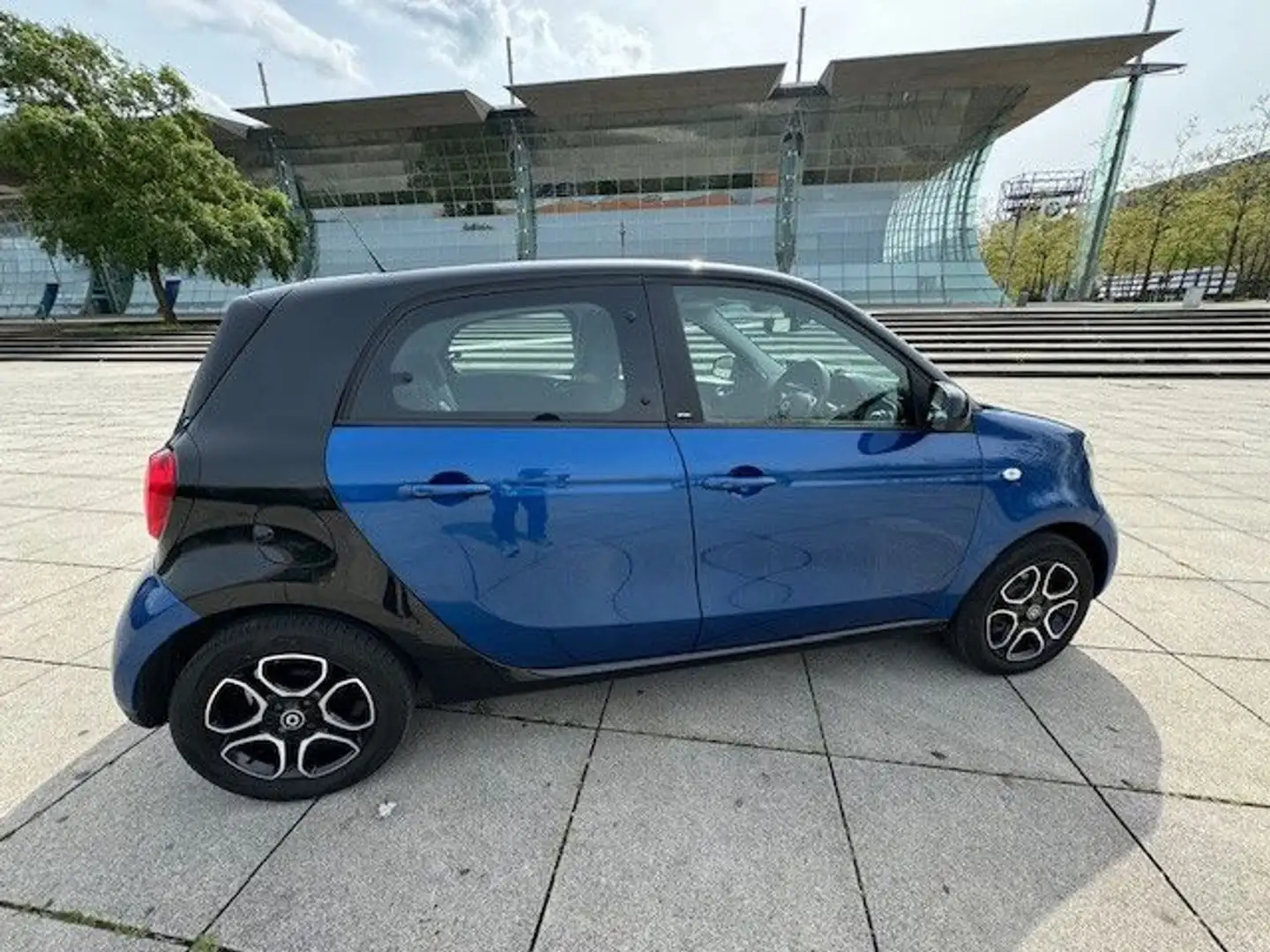 smart forFour 52kW Autom/Rechtslenker Right Hand driv Azul - 2