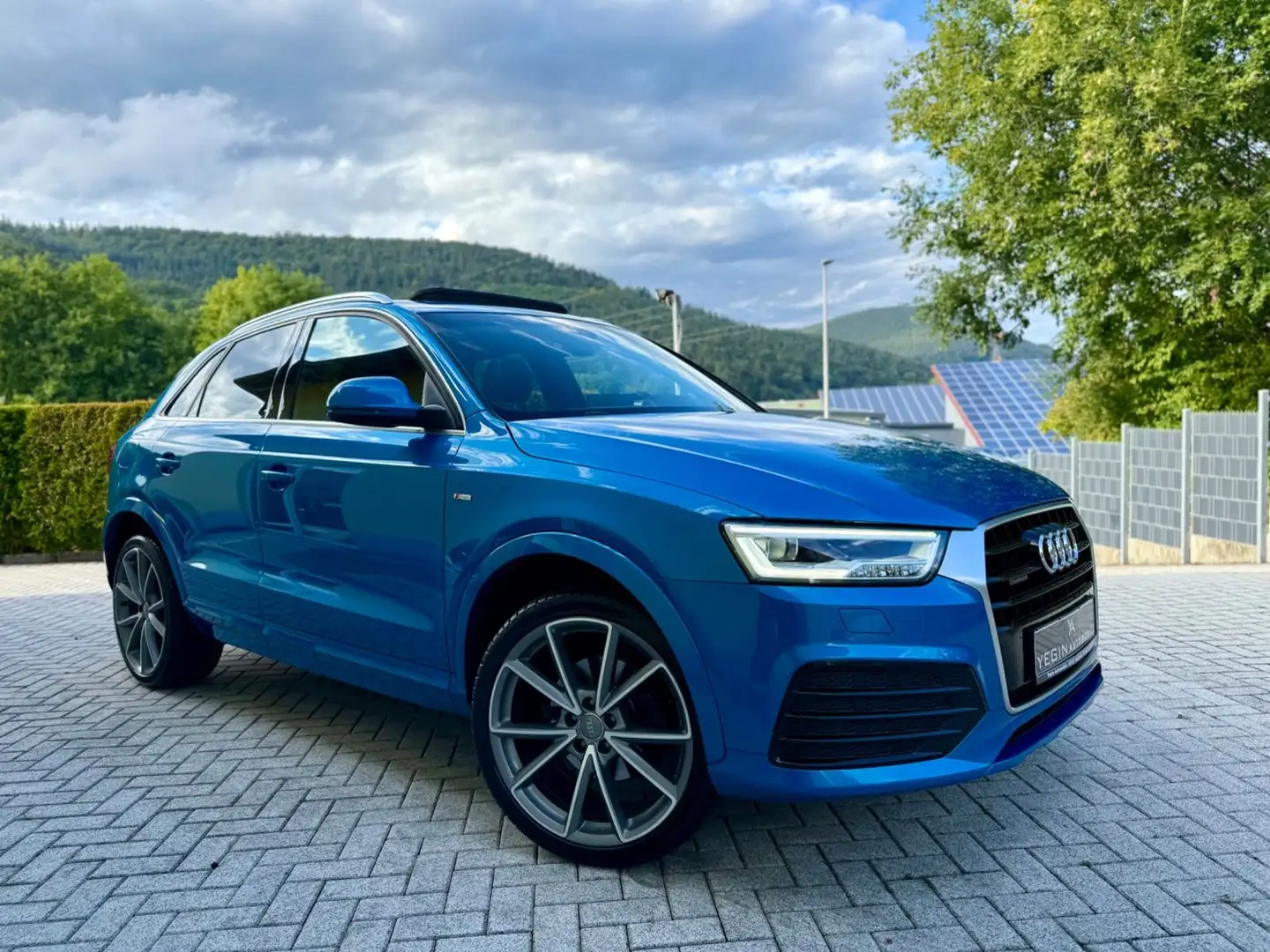 Audi Q3 2.0 TDI quattro S-Line-Bose-LED-Pano-AHK Blau - 1