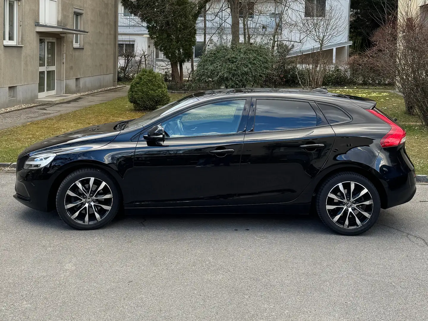 Volvo V40 V40 T2 Edition Edition Schwarz - 1