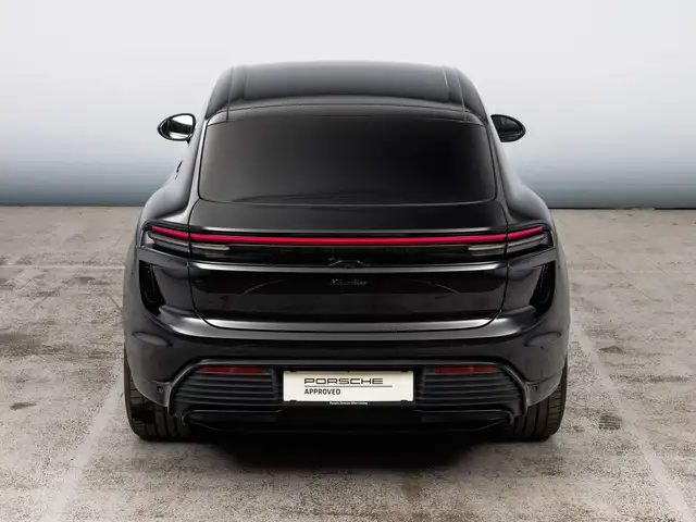 Porsche Macan view 15