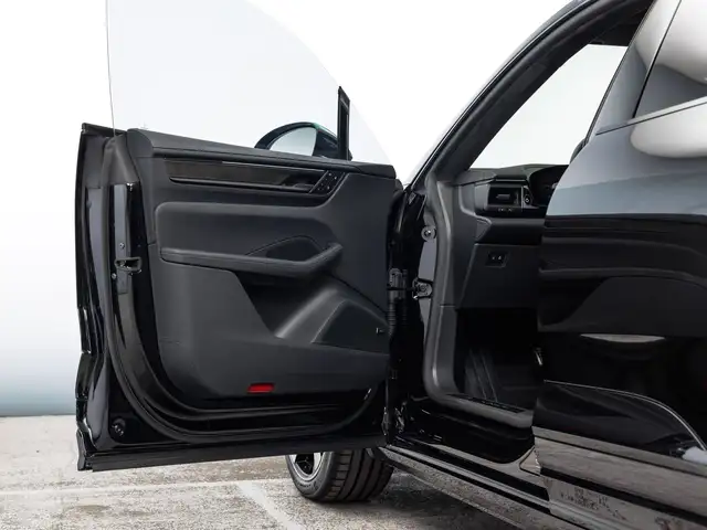 Porsche Macan view 13