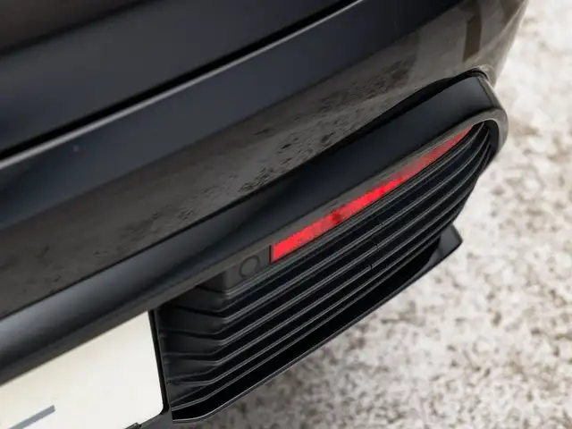 Porsche Macan view 5