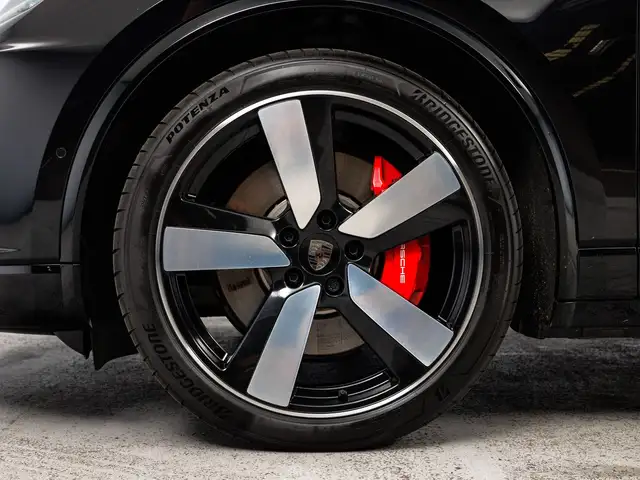 Porsche Macan view 10