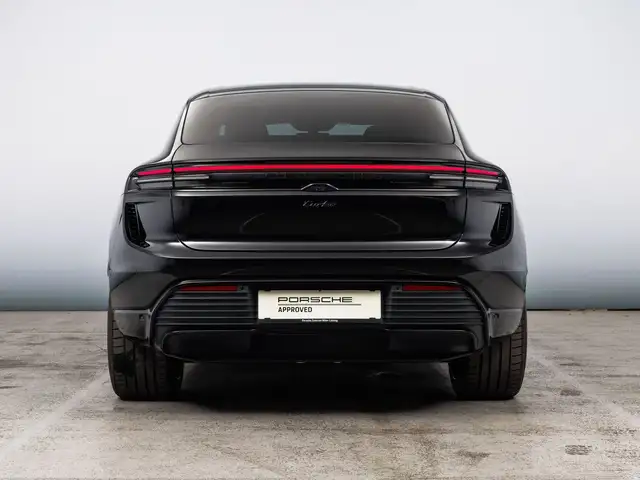Porsche Macan view 14
