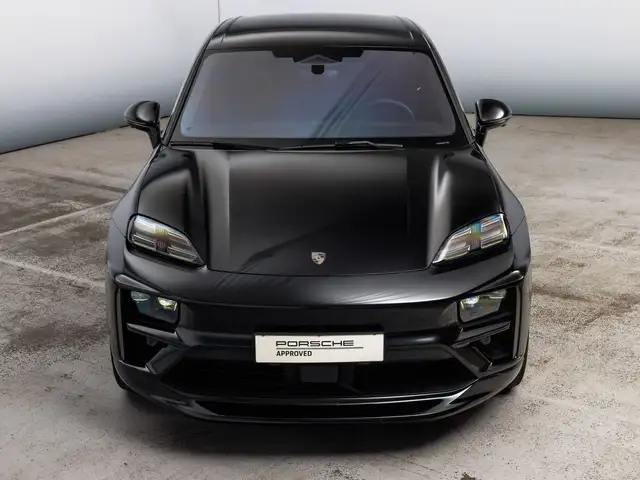 Porsche Macan view 8