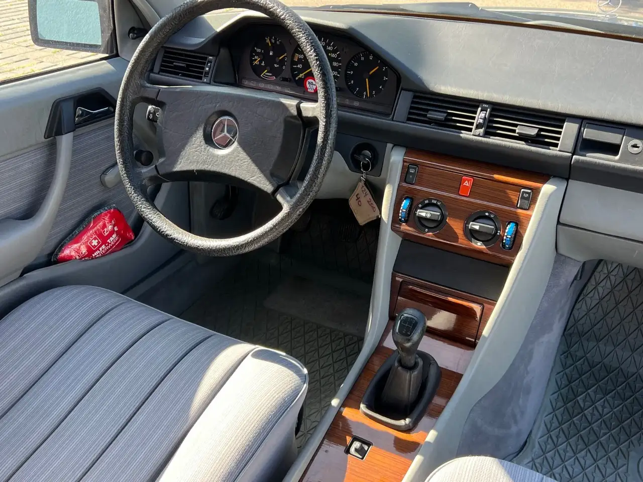 Mercedes-Benz E 200 W124 * H-Zulassung * TÜV Neu * 1 Hand !, foto 12